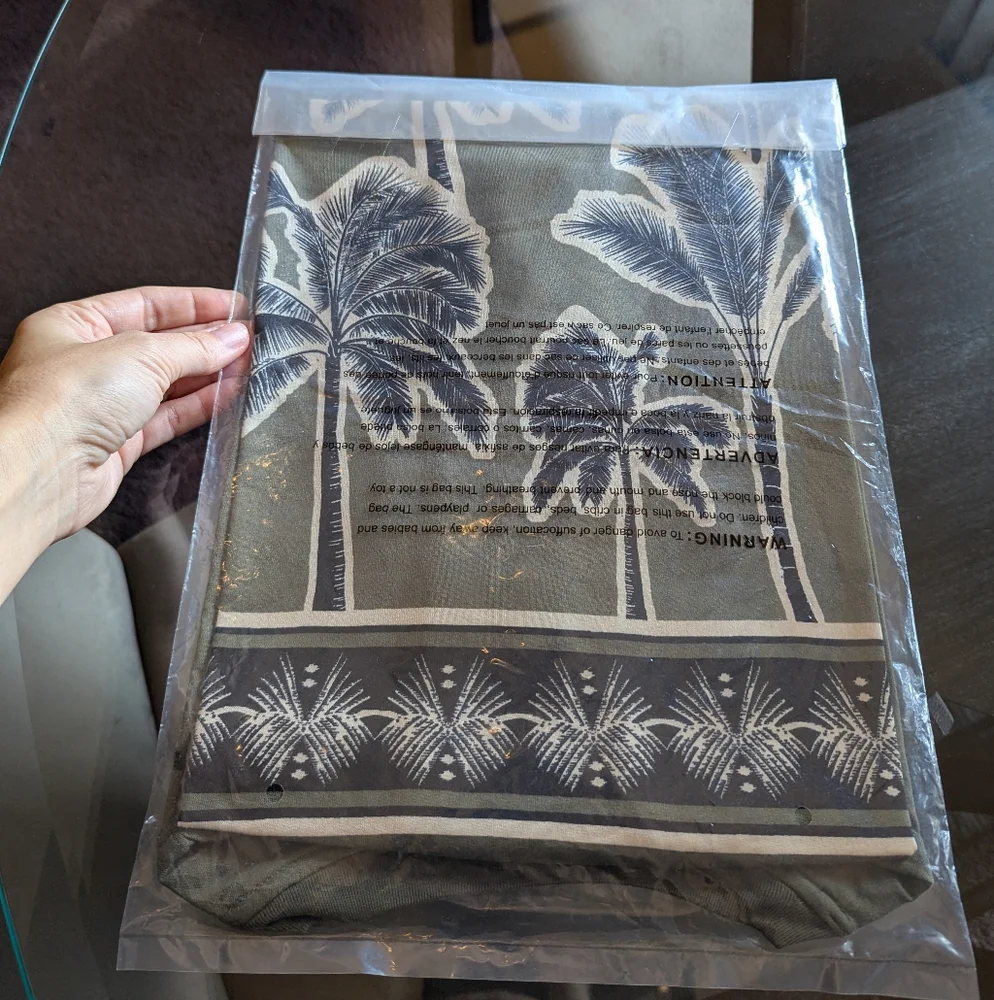 Express Tshirt L New - Picture 4 of 9